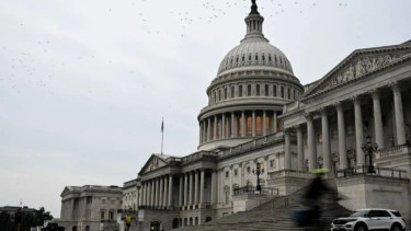 US govt shutdown begins as partisan division rules Washington