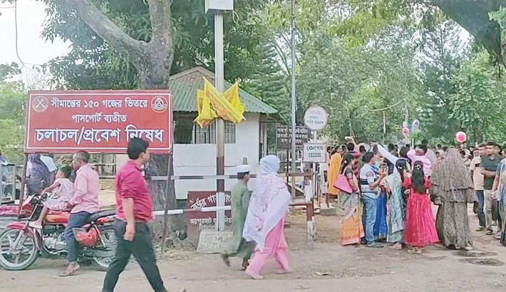 Durga Puja draws large crowds from both countries to Hili border