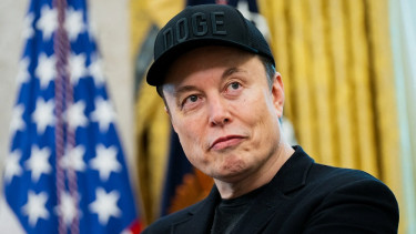 Elon Musk becomes world's first half-trillionaire