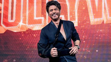 Bollywood superstar Shah Rukh Khan enters the billionaire club