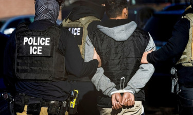 Apple removes US immigration enforcement tracker from app store