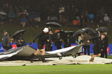 Australia retain Chappell-Hadlee Trophy after NZ T20 washout