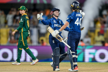 England thrash South Africa by 10 wickets at Women's World Cup