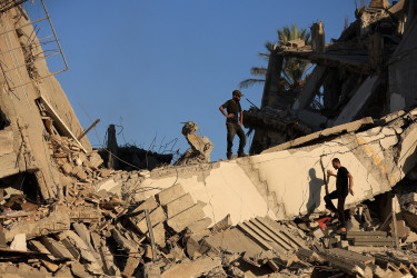 Trump tells Israel to stop bombing Gaza immediately