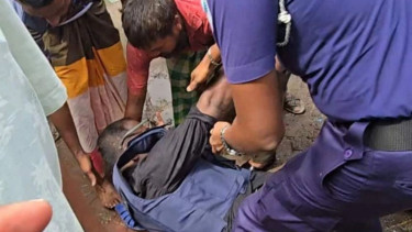 ASP comes under attack for protesting extortion in Narsingdi