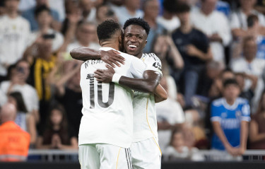 Vinicius brace against Villarreal, reclaim La Liga throne