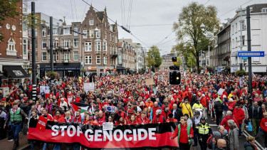 Hundreds of thousands protest in Amsterdam against Gaza war