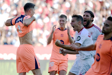 Sevilla rout champions Barca in shock Liga thrashing