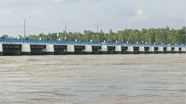 Flood risk looms in Lalmonirhat as Teesta flows 27cm above danger level