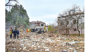 Russian strikes kill five in Ukraine, cause power outages