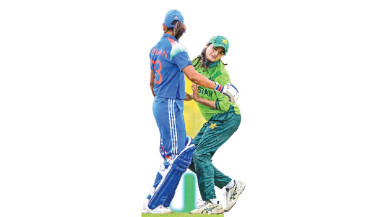 No handshakes again as India, Pakistan meet