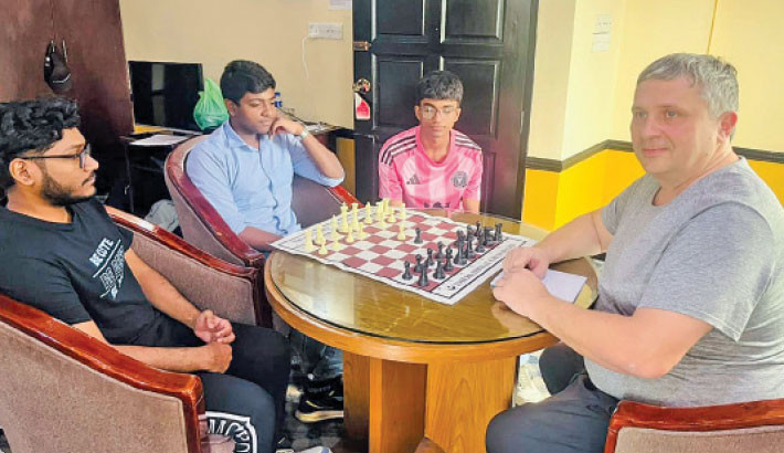 Russian GM Petr Kiriakov leads Elite Chess Training in Dhaka