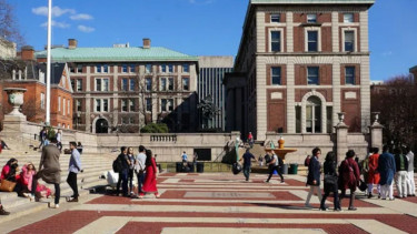 Indians lead drop in US university visas