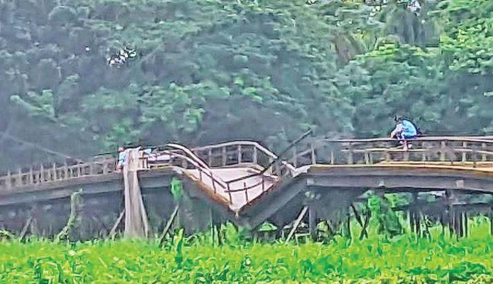 Thousands suffer as bridge collapses in Patuakhali