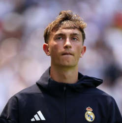 Injured Huijsen replaced by Laporte in Spain squad