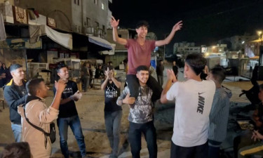 Celebrations erupt in Gaza, Israel on news of deal to end war
