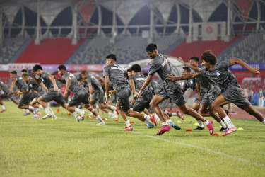 Bangladesh's do-or-die clash tonight