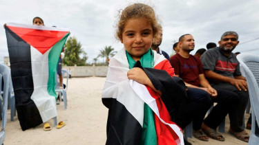 Israeli cabinet ratifies Gaza ceasefire and hostage deal with Hamas