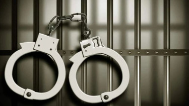 3 robbers held with arms in Jashore