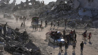 Gazans search rubble for loved ones