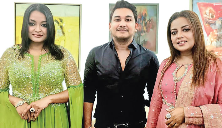 Kona, Joy, Mousumi captivate Dhaka Club audience