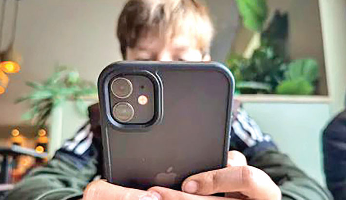 EU grills Apple, Snapchat, YouTube over risks to children