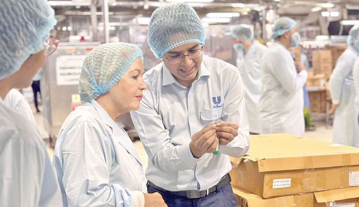UK trade envoy visits Unilever Bangladesh’s Kalurghat factory