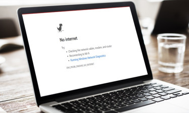 Internet and social media restrictions violate Afghan rights, UN experts say