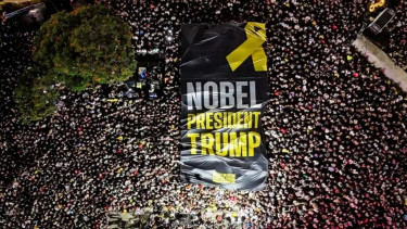 Israelis praise Trump at huge rally ahead of expected hostage release by Hamas in Gaza