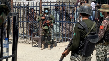 Pakistan says forces capture 19 Afghan border posts in response to attack