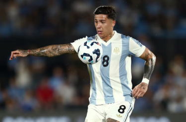 Chelsea's Fernandez out of Argentina squad due to knee issue