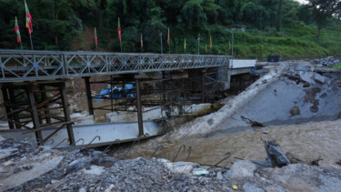 Myanmar town lies in ruins as military and militia clash for control