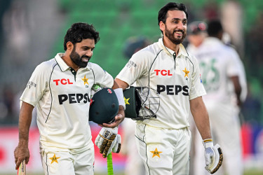 Pakistan recover to 313-5 after South Africa strike back in first Test