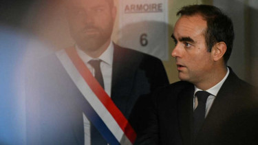 French presidency unveils new cabinet as budget pressure intensifies