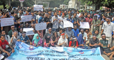 Seven college students halt movement after talks with education adviser