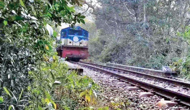 Sylhet-Akhaura train route turns perilous for passengers