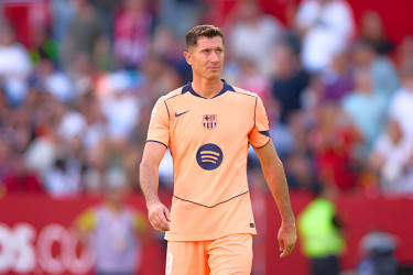 Barca's Lewandowski set to miss Clasico with hamstring injury