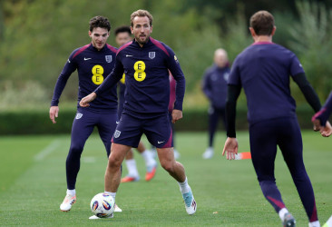 Kane available to face Latvia as England aim to book World Cup place