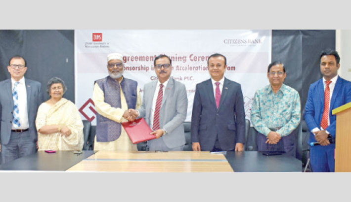 Citizens Bank PLC signs an agreement with ZNRF University of Management Sciences (ZUMS) for sponsoring Youth Acceleration Programme. Md Abdul Latif, deputy managing director of the bank, and Prof Mohammad Mohiuddin, pro-vice chancellor of ZNRF University of Management Sciences, sign the agreement on behalf of the respective organisations in the capital recently. Alamgir Hossain, managing director of the bank, was also present on the occasion. Photo: Courtesy