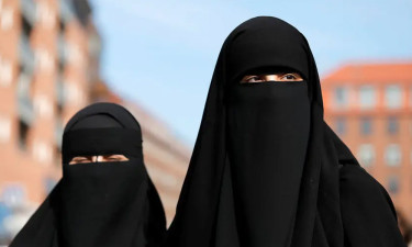 Italy moves to ban burqas and niqabs in public places, restrict mosque funding