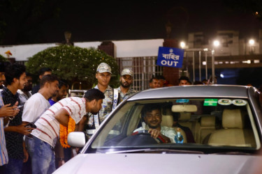 Bangladesh team faces hostile reception on return from Abu Dhabi