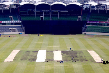 Sammy on Mirpur pitch: ‘Never seen anything like that before’
