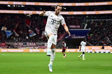 In-form Kane 'hungry' as Bayern and Dortmund face off