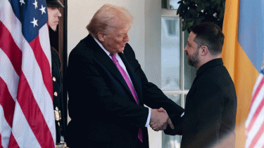 Zelenskiy arrives to seek weapons from Trump in shadow of Putin summit