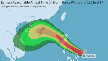 Thousands flee Philippine coast as storm approaches