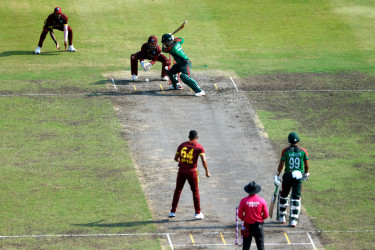 Old ghosts of Mirpur watch as Tigers rewrite familiar tales