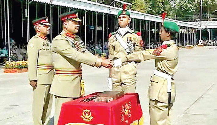 Bangladeshi cadet Jannatul Mawa receives Commandant’s Overseas Medal in Pakistan
