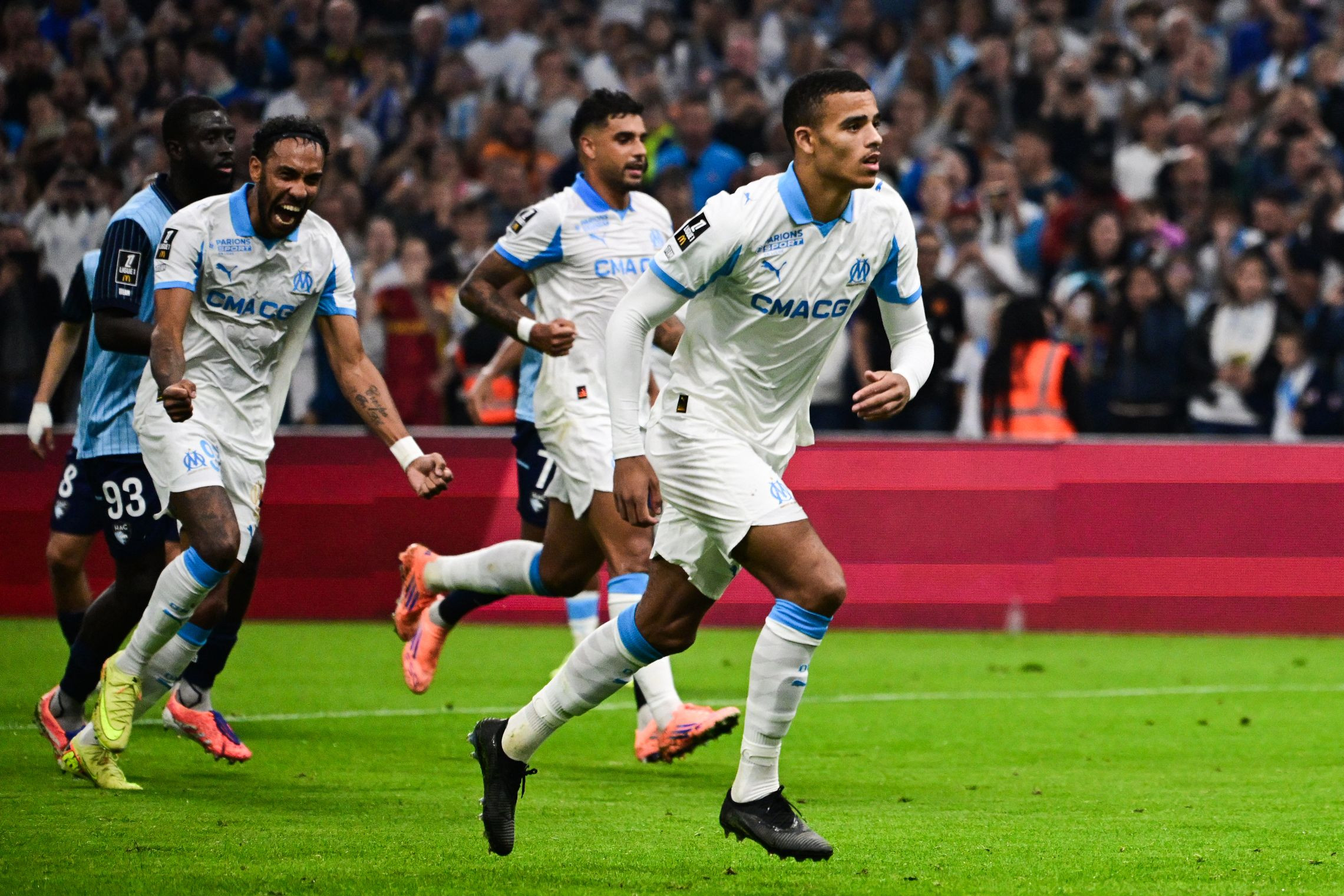 Greenwood quadruple sends Marseille top, Nice down Lyon