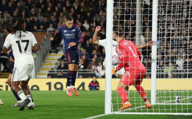 Arsenal stay top as Trossard seals gritty win at Fulham