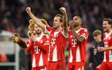 Kane scores and inspires Bayern to 2-1 win over Dortmund